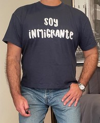LAT Navy Blue Size L “Soy Inmigrante” Cropped Crewneck Short Sleeve T-Shirt