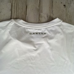 Oakley Tee, white with Green logo. Size Large Regular Fit