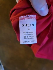 Shein Women’s Basic Graphic V Neck Short Sleeve Tee Red MEDIUM