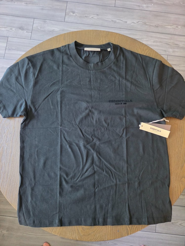 FEAR OF GOD ESSENTIALS BLACK / STRETCH LIMO T-SHIRT (Medium)
