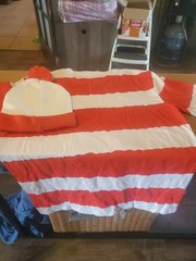Waldo Shirt and Beenie Men’s Large