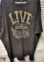 “Live Like Someone Left The Gate Open” Graphic Tee 2XL Gray Distressed Wash
