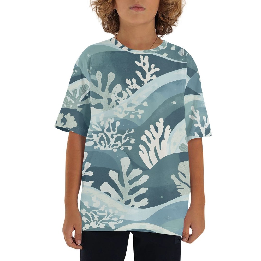 Short-sleeved t-shirt with a loose fit, easy to wear.