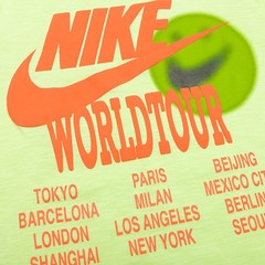 DA0629-383 Mens Nike Sportswear World Tour Long Sleeve Shirt Size Large NWT