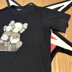 KAWS x UNIQLO UT Short Sleeve Graphic T-Shirt – US Size XL – As Pictured