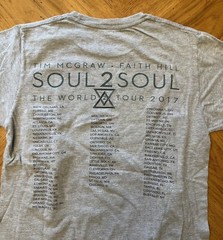 Tim Mcgraw Faith Hill Tshirt Men’s Size Small Soul 2 Soul World Tour 2017