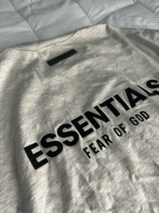 Fear of God ESSENTIALS Mens Light Oatmeal Graphic Crew Neck Cotton T-Shirt S