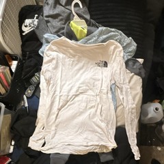 The North Face Men’s S Regular White Long Sleeve Graphic Print Logo T-Shirt