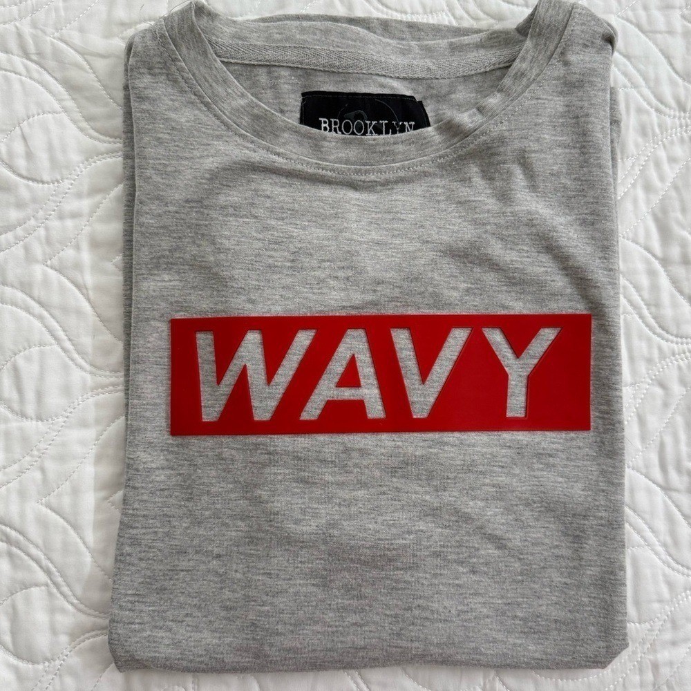 Brooklyn Standard Gray T-Shirt with Red Plastic “Wavy” Stencil Men’s Large EUC