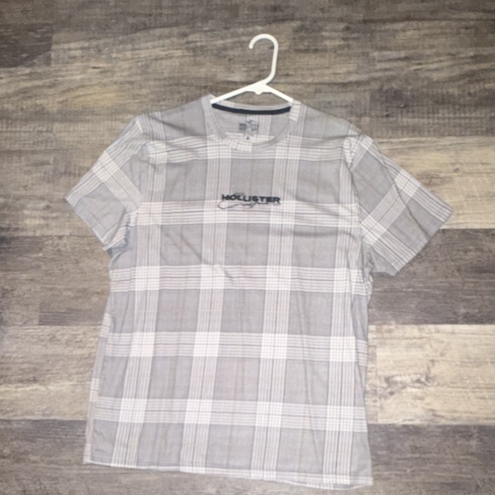 Hollister Men’s Gray/White Plaid Crew Neck Short Sleeve Knit Logo T-Shirt