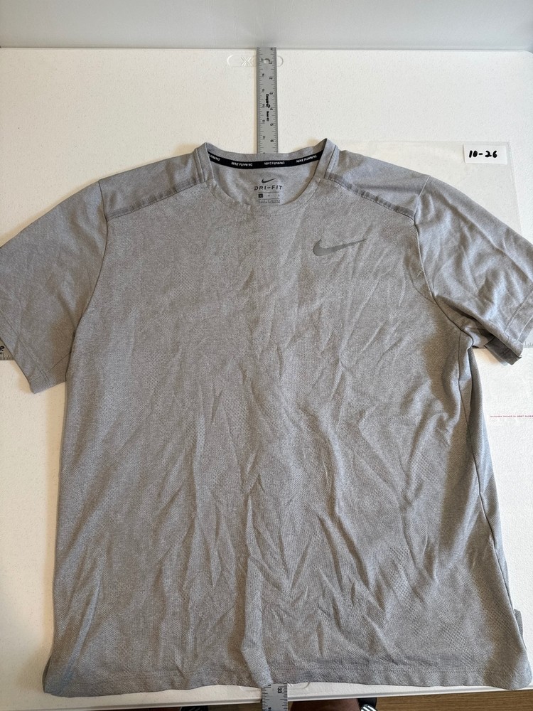 NIKE ATHLETIC RUNNING SHIRT GRAY SIZE LARGE