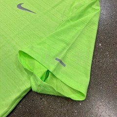 NWT Nike CU5992-358 Men’s Dri-Fit Miler Running Training Top Ghost Green Size S