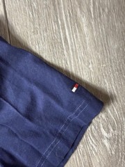 Tommy Hilfiger V-Neck T-Shirt Men’s XL Navy Blue Stripe Sleeve Crest Logo Casual