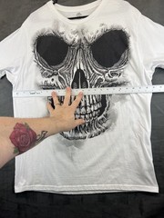 Way To Celebrate Halloween T-Shirt – Skull – Mens XL – White – Stained (5436)