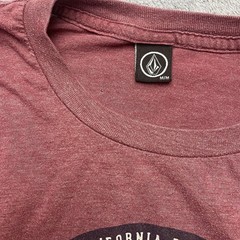 Volcom T-Shirt Mens Sz Medium Maroon Short Sleeve Graphic Logo Surf Skate Snow