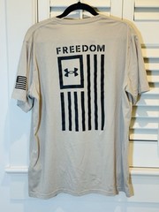 Under Armour Men Size XL UA Freedom Flag Tan T Shirt EUC