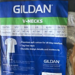 Gildan Men’s Size Small Tag-Free V-Neck T-Shirts. 5-Pack. Multicolor. NWT.