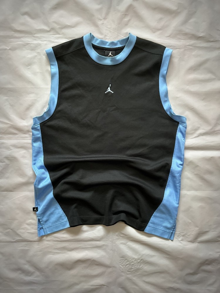 Nike Jordan Y2K Tank Top Vintage Mini Center Logo Size Large
