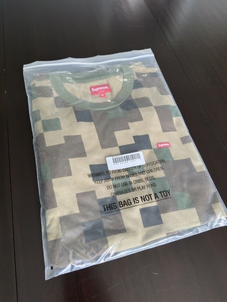 Supreme FW20 Small Box Logo Long Sleeve Digital Camo Mens Size Medium minecraft