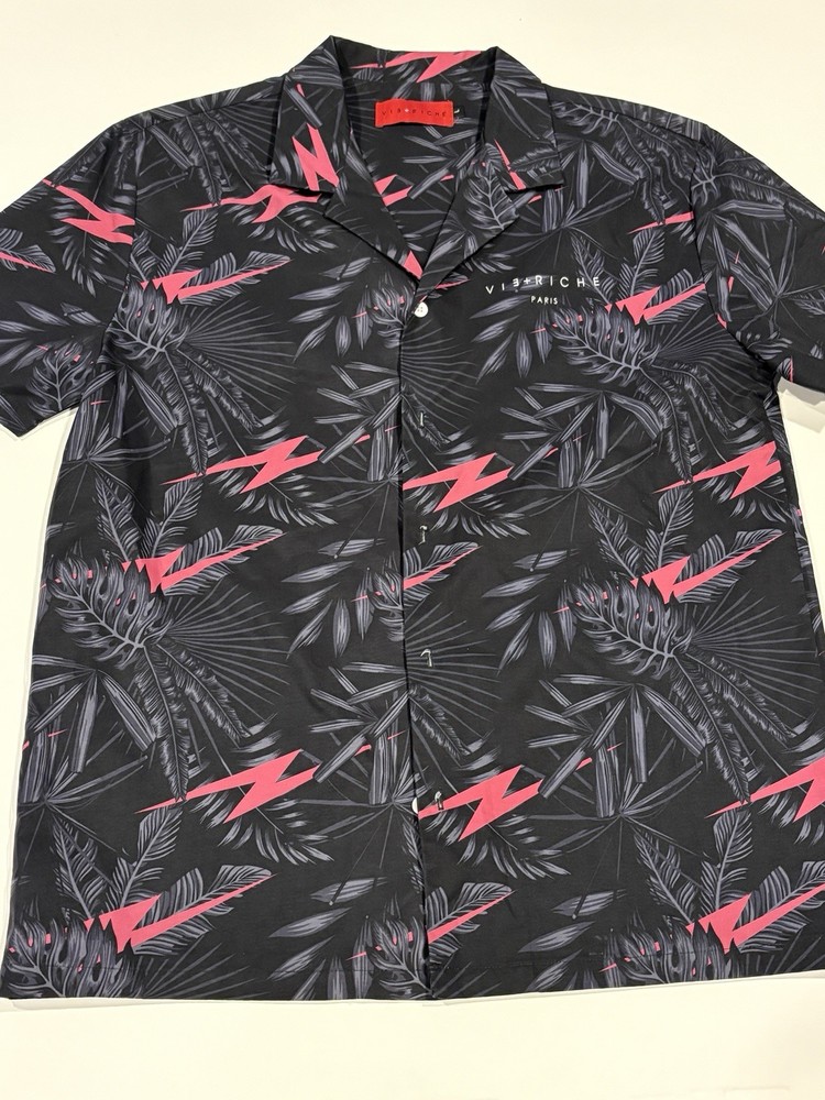 VIE + RICHE Men’s Short Sleeve button shirt SIZE L