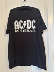 AC/DC – Men’s Black Tee with White Logo. Size L. Cotton.