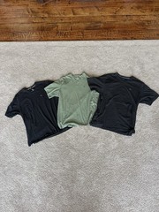 Tommy Bahama Men’s Solid V-Neck SS Cotton Knit Marlin Logo Tee M Black Green