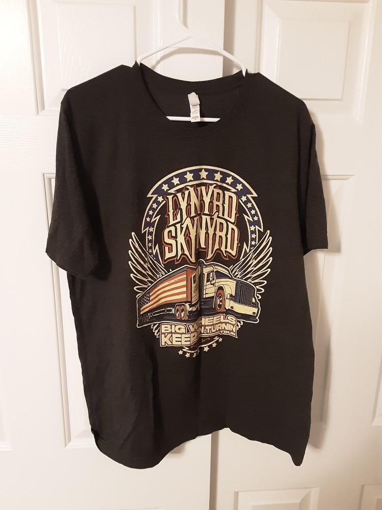 Lynyrd Skynyrd 2021 Big Wheels Keep On Turnin’ Tour T-Shirt X Large