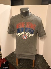 FC Bayern Munich Adult T-Shirt Gray Small NWT Cotton Polyester Rayon