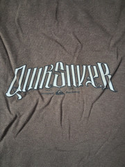 Quiksilver Short Sleeve T Shirt Mens Small Vangaurd Logo Graphic Print Brown NWT