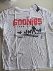 The Goonies T Shirt Adult Large Never Say Die Graphic White Red Black .NWT