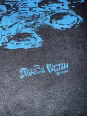 Vintage 1995 Aliens Are Coming Fashion Victim Graphic T Shirt Made In USA XL