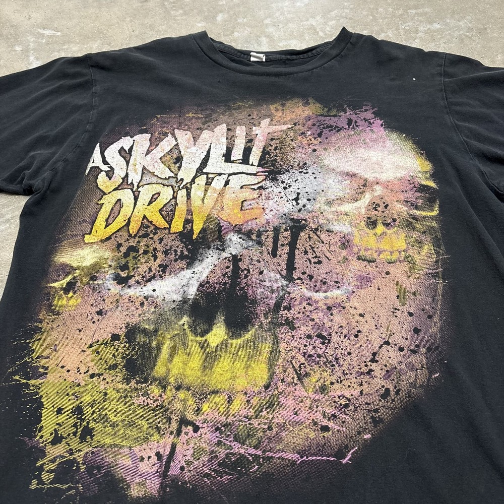 A Skylit Drive Men’s Black Skull Band T-Shirt Size M Grunge Emo Y2K