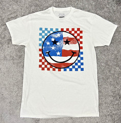 Smiley Face 250 Years USA Flag Men’s Medium Pullover T-shirt Short Sleeve White