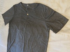 Lot of 2 Size Small Mens T Shirts Various Brands Salty Crew Black and Grey Tops