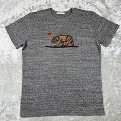 Marine Layer Signature Graphic Tee T-Shirt Men Medium Gray Surfing Bear $45 NWOT