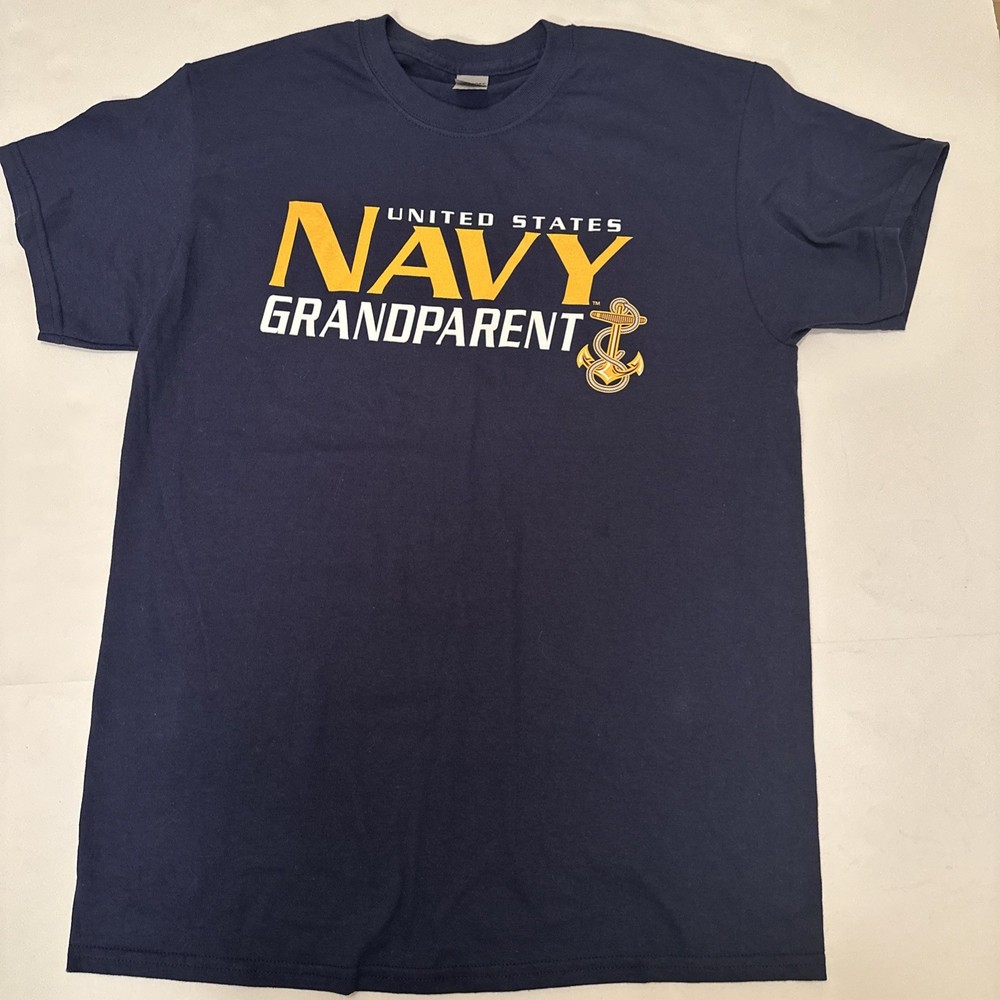 US NAVY Grandparent Short Sleeve Men’s T-Shirt. Size Medium. Navy Blue