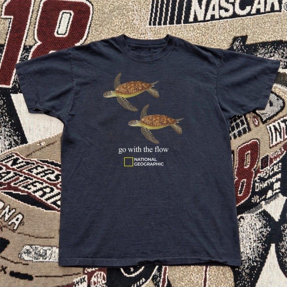 Retro National Geographic Seat Turtle ‘go with the flow’ Unisex T-Shirt