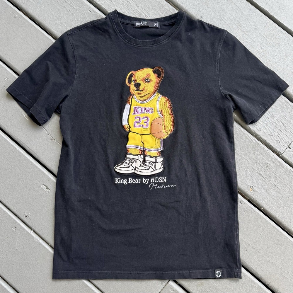 Hudson Outerwear King Bear Tee Men’s M Black Basketball 23 Graphic T-Shirt
