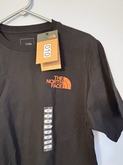The North Face Men’s Black Short-Sleeve Tee with Orange Logo. SZ S. NWT