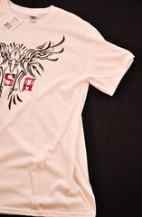 men’s Gildan size medium t-shirt crew neck white short sleeve cotton w/print
