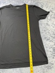 CUTS Clothing Split-Hem Crewneck T-Shirt Mens Extra Large Black Pyca Pro NWOT