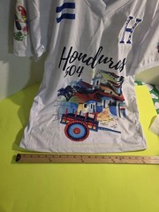 Unixes Multicolor T Shirt Sz. M Natural Honduras Parrot Birds. C.60.