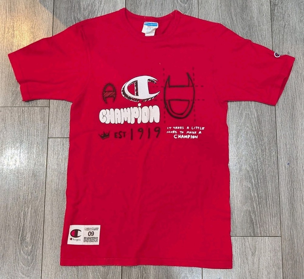 Vintage Champion Logo T-shirt Men’s Size Small Tee Red T-shirt 100% Cotton