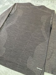 Nike Running Shirt Mens Medium Gray Dri-FIT Long Sleeve Seamless Knit Top