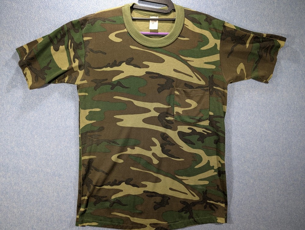 T Jays Shirt Mens Large Camo Woodland Pocket Tee Hunting Made In USA 50/50