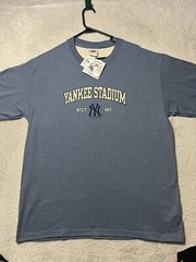 New 2007 NY New York Yankees Yankee Stadium Men’s Blue Large Baseball t-Shirt