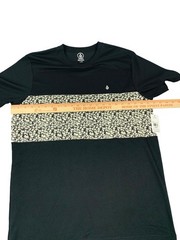 Volcom Summerside Crew Neck T-shirt Black Chest Panel Design Mens Size Large NEW
