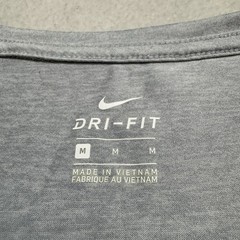 Nike Dri-FIT Women’s Scoop Neck T-Shirt Gray MEDIUM Athletic Short Sleeve Tee