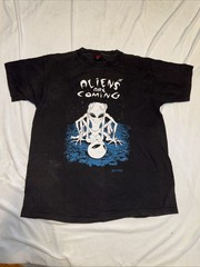 Vintage 1995 Aliens Are Coming Fashion Victim Graphic T Shirt Made In USA XL