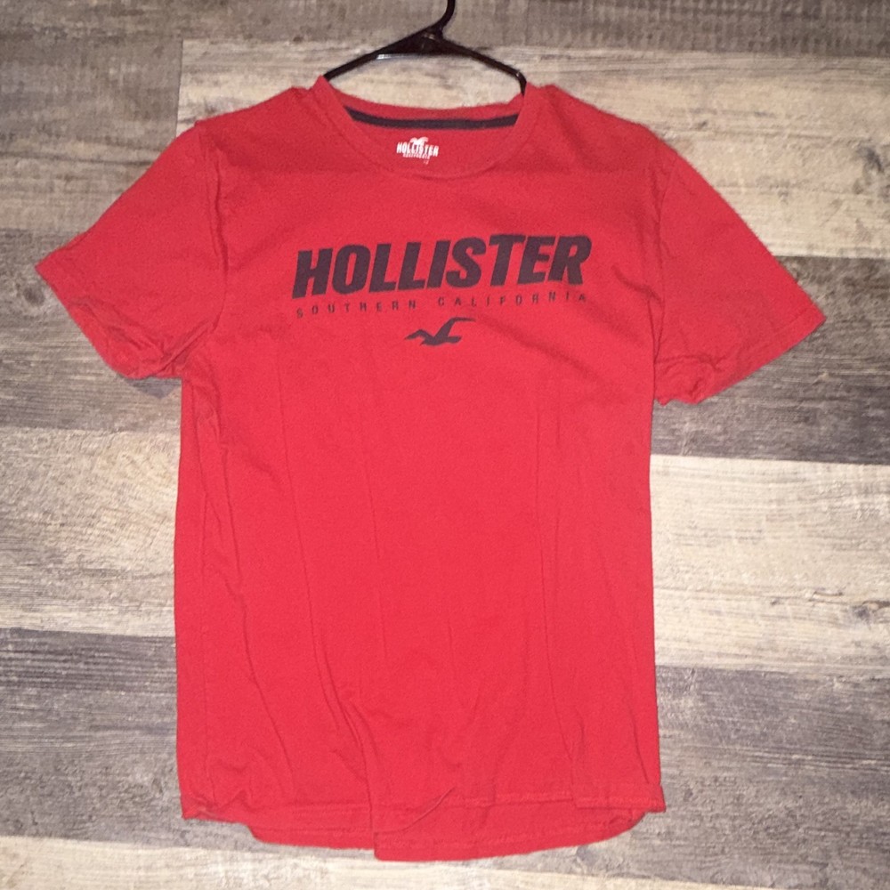 Hollister Men’s Red Graphic Print Logo Crew Neck Short Sleeve Regular T-Shirt